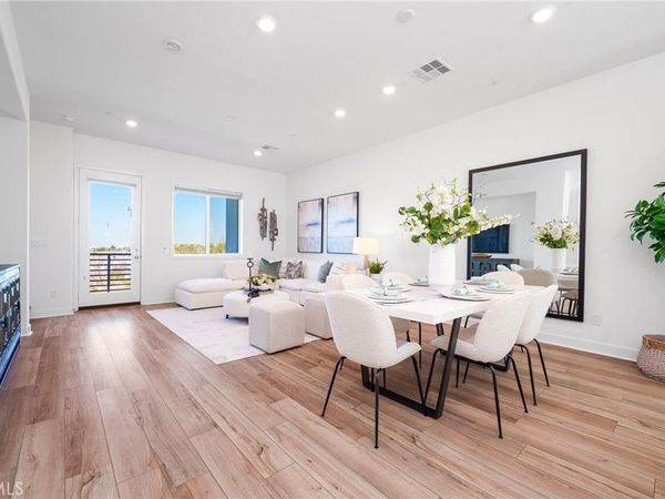 390 Merit, Irvine, CA 92618