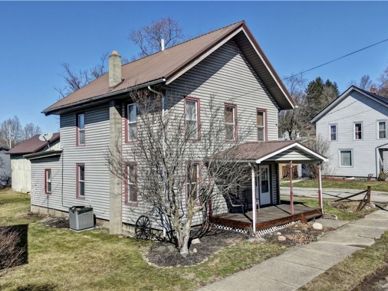 142 E Clay Street, Fredericksburg, OH 44627 Photo 2