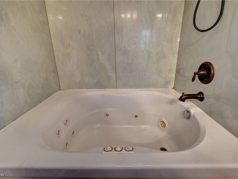 142 E Clay Street, Fredericksburg, OH 44627 Photo 27