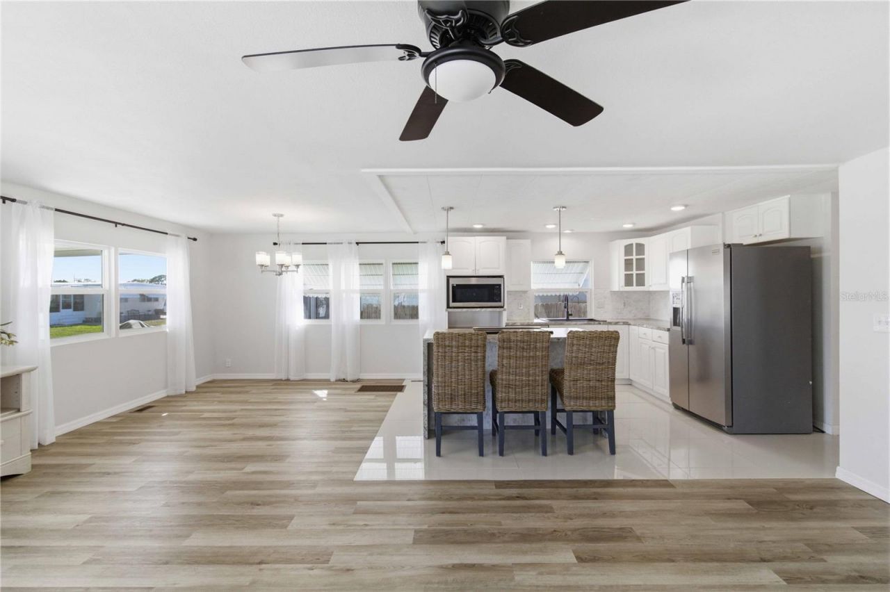 203 48th Avenue Drive W, Bradenton, FL 34207 Photo