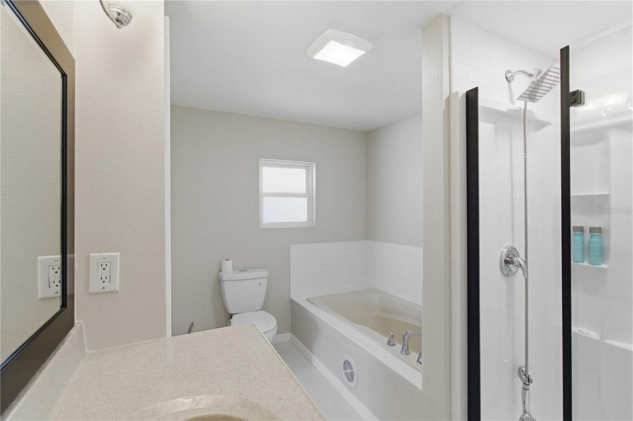 203 48th Avenue Drive W, Bradenton, FL 34207 Photo