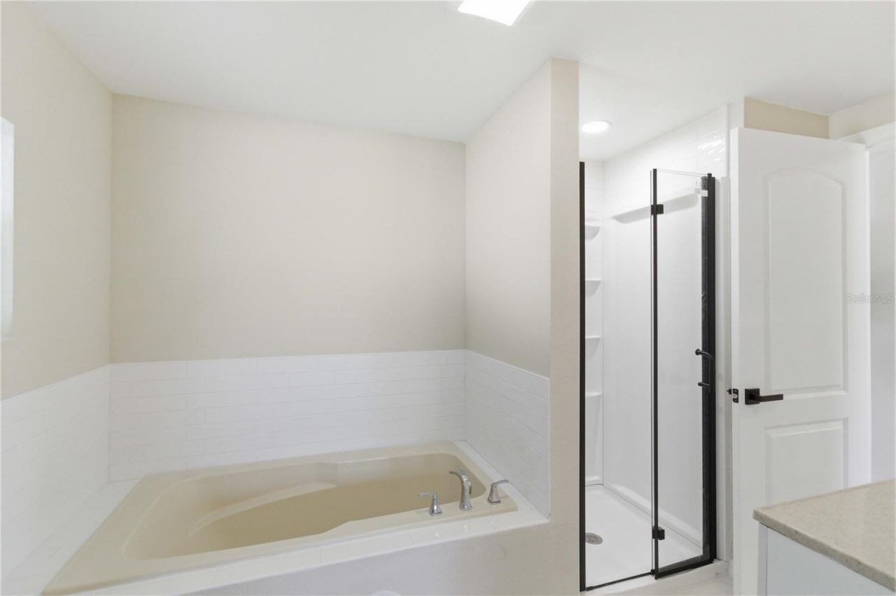 203 48th Avenue Drive W, Bradenton, FL 34207 Photo