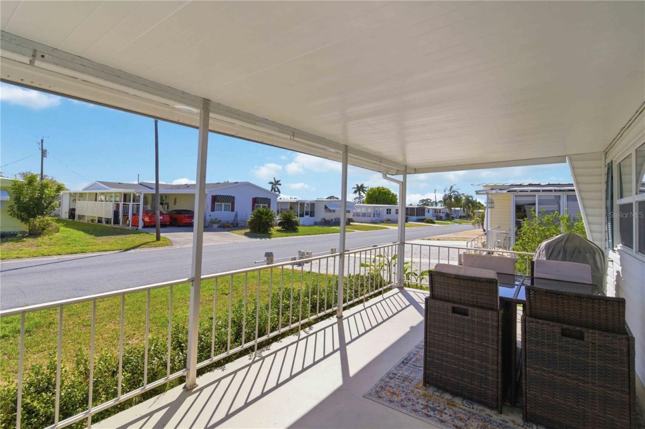 203 48th Avenue Drive W, Bradenton, FL 34207 Photo