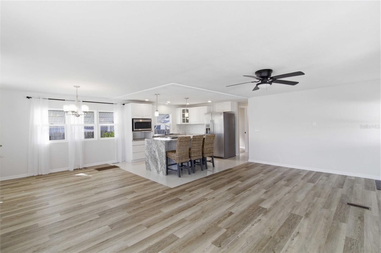 203 48th Avenue Drive W, Bradenton, FL 34207 Photo