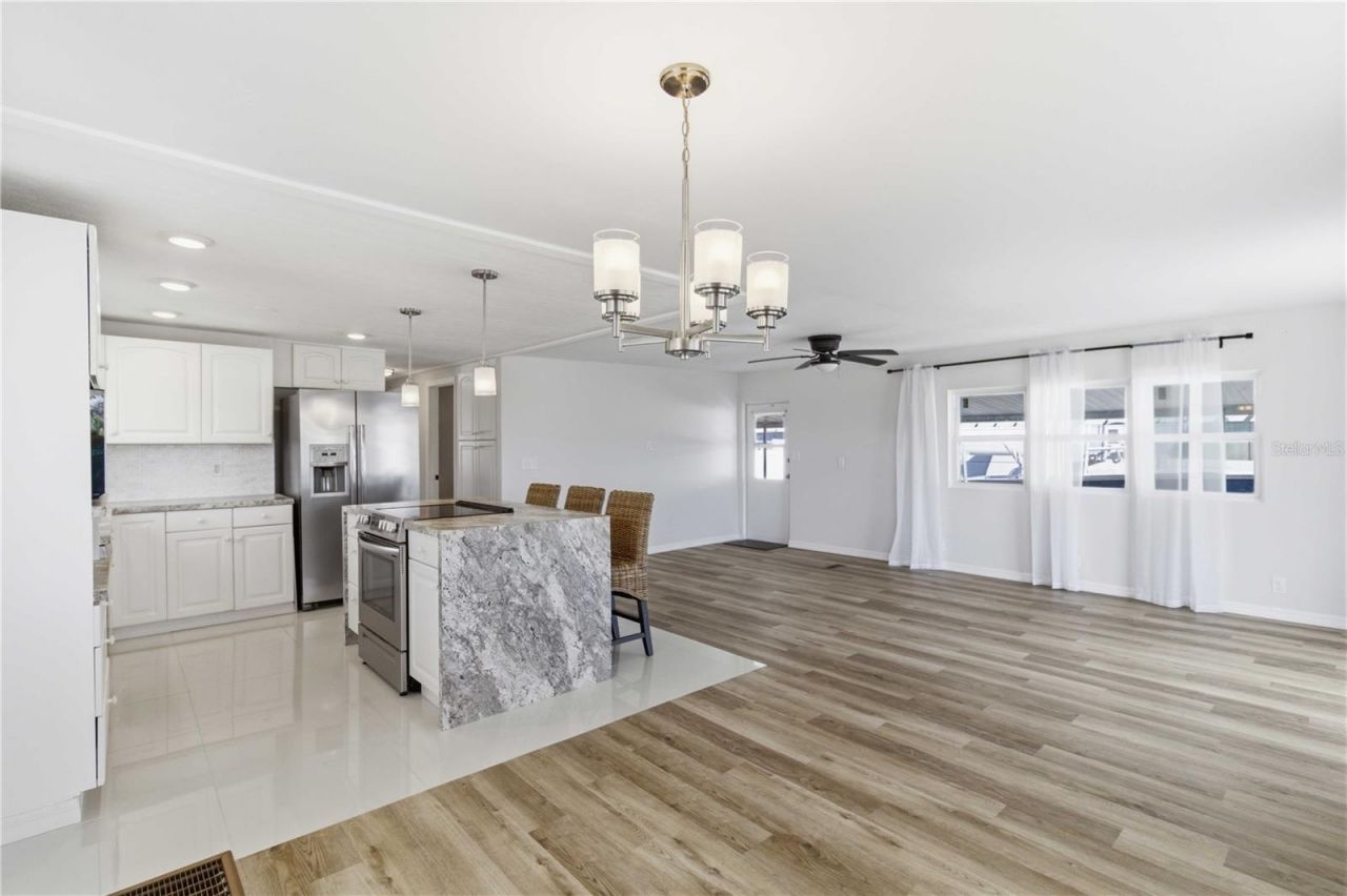 203 48th Avenue Drive W, Bradenton, FL 34207 Photo