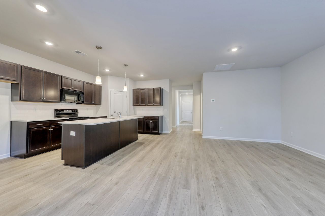 3424 Logan St. Photo 10