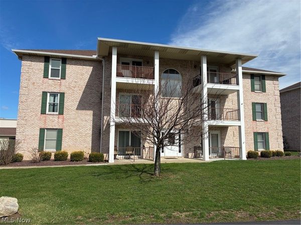 7374 Eisenhower Drive, Unit 3, Boardman, OH 44512