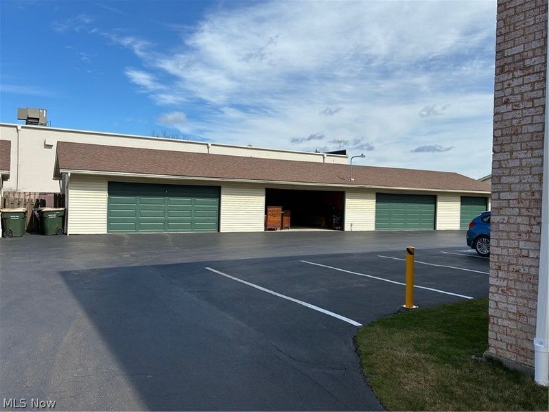 7374 Eisenhower Drive, Unit 3, Boardman, OH 44512 Photo 9