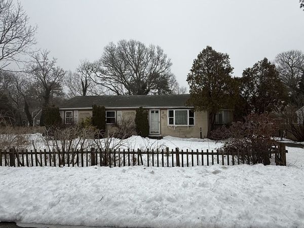 26 Marigold Rd, Yarmouth, MA 02673