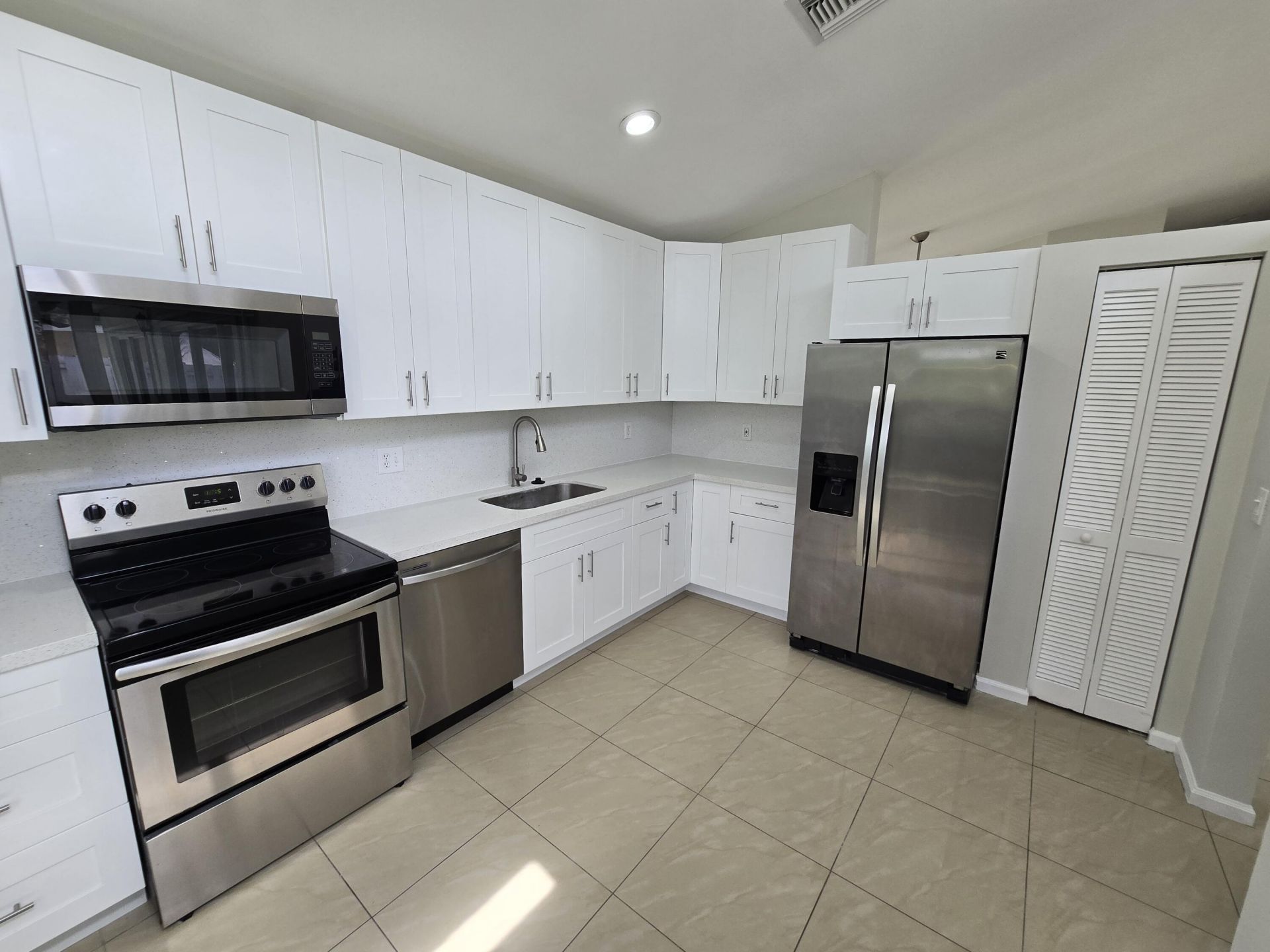 1041 Fairfax Circle W, Boynton Beach, FL 33436 Photo