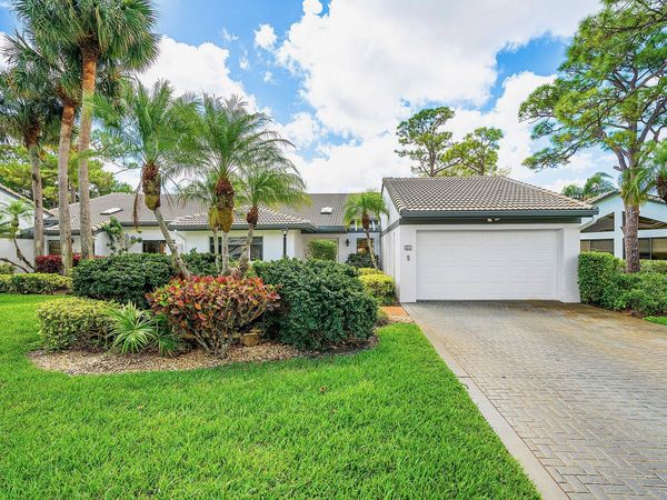 86 Cambridge Lane, Boynton Beach, FL 33436