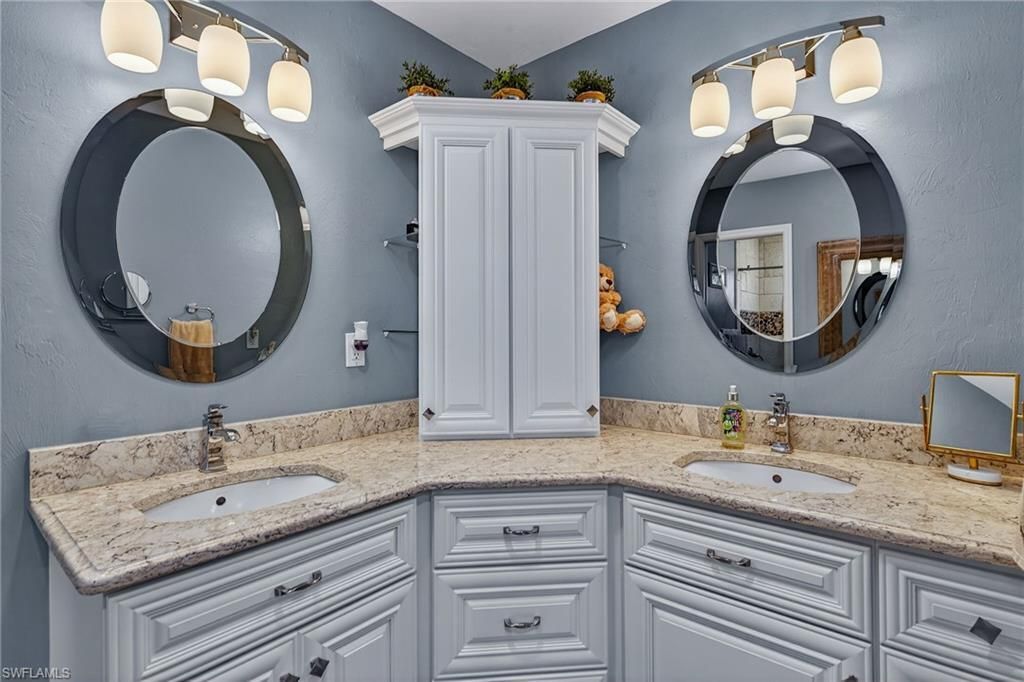 681 Saint Andrews Blvd, Naples, FL 34113 Photo