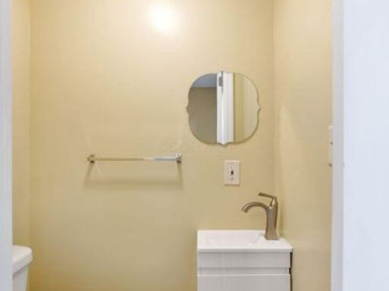 136 E Innis Avenue, Columbus, OH 43207 Photo 19