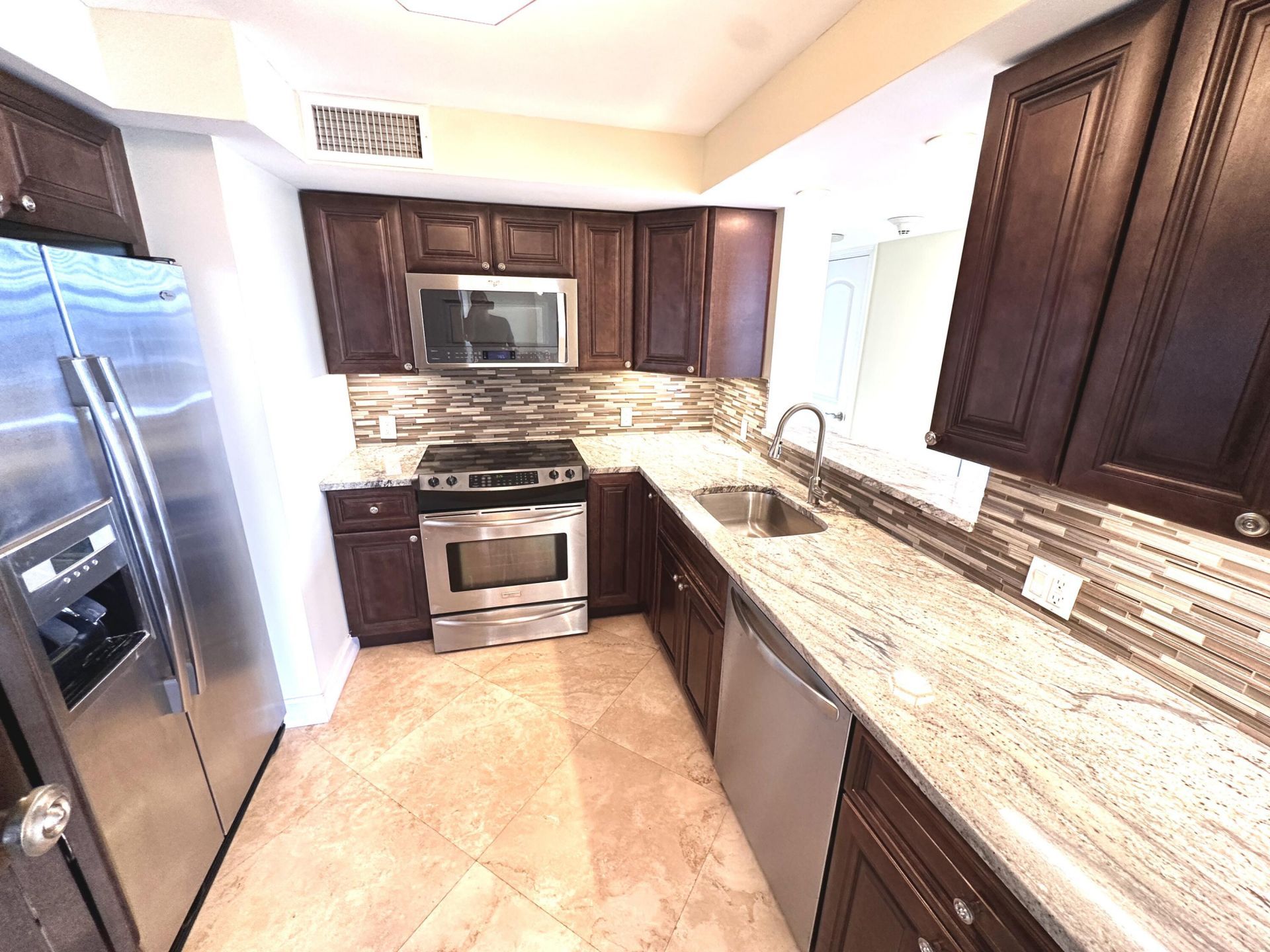 1 Las Olas Circle, Unit 1009, Fort Lauderdale, FL 33316 Photo
