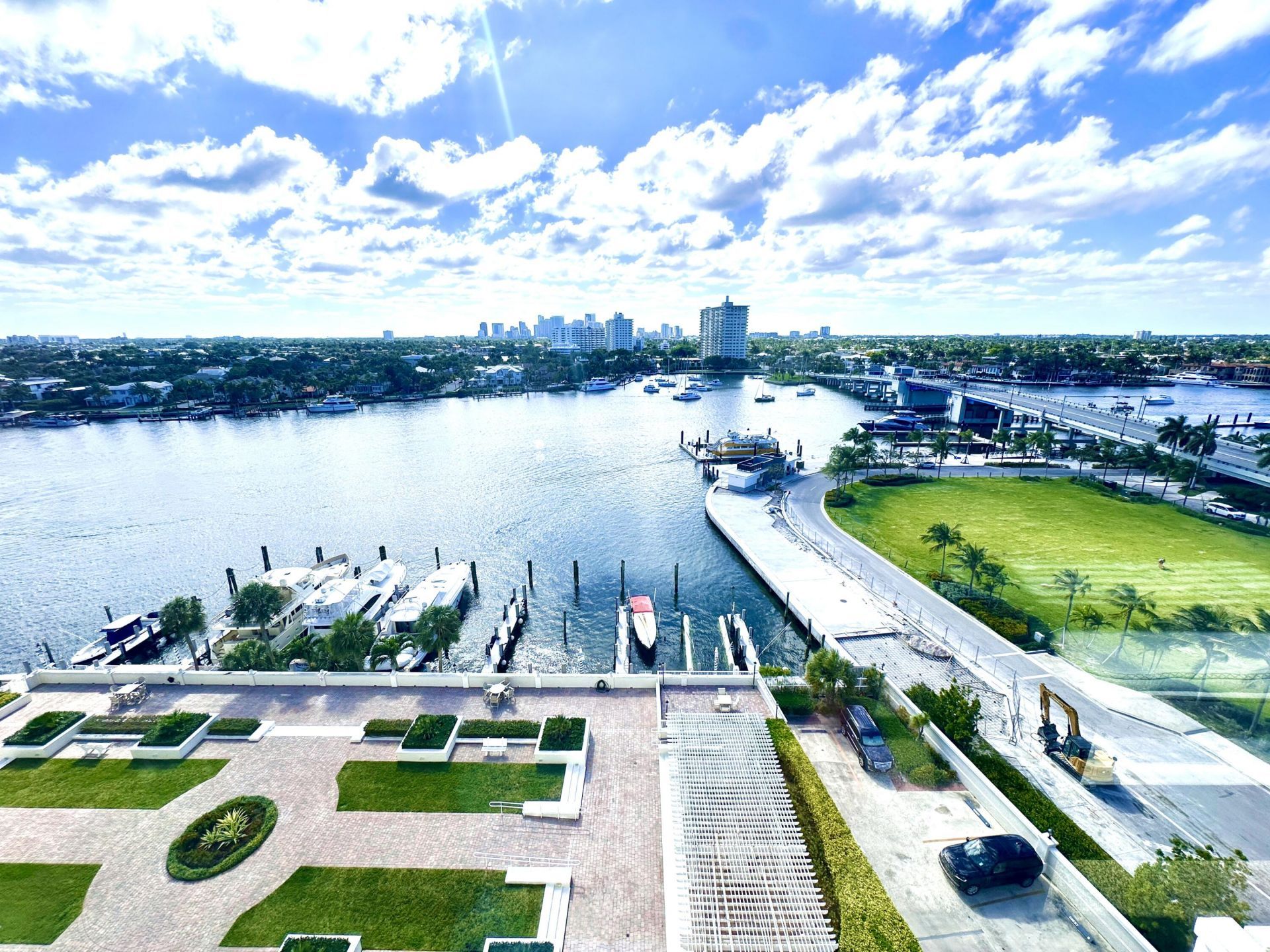1 Las Olas Circle, Unit 1009, Fort Lauderdale, FL 33316 Photo