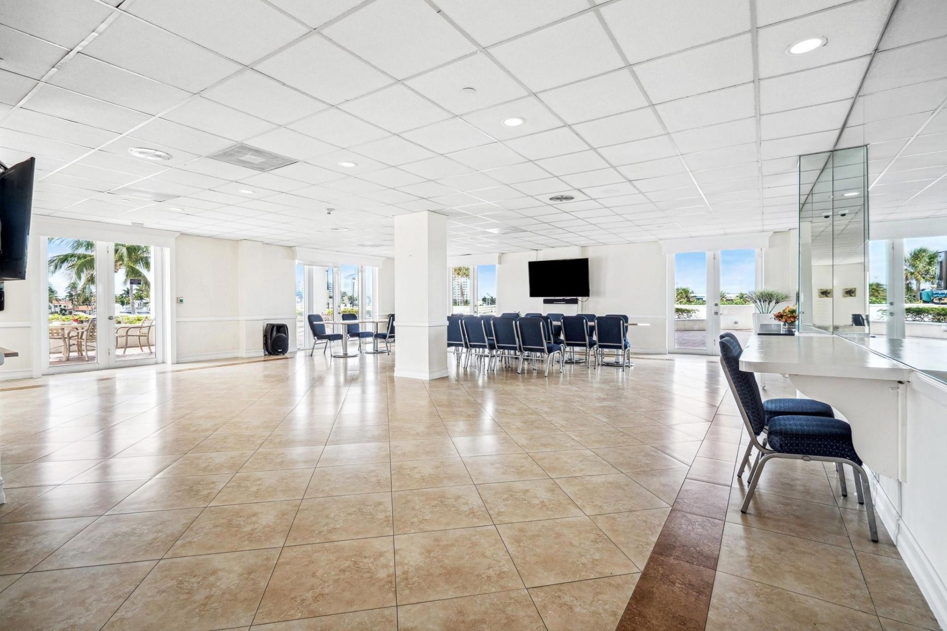 1 Las Olas Circle, Unit 1009, Fort Lauderdale, FL 33316 Photo