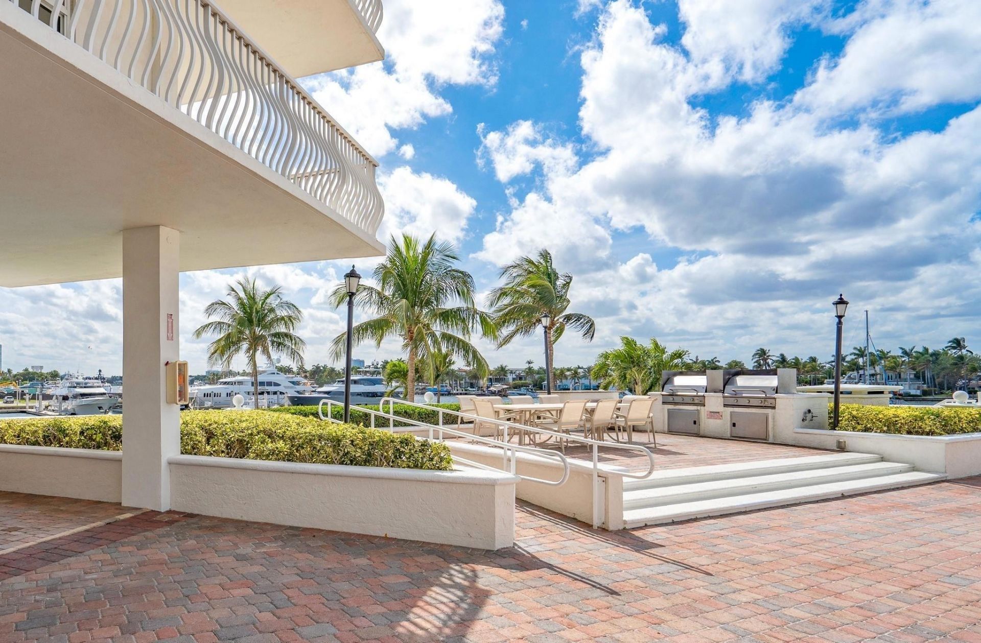 1 Las Olas Circle, Unit 1009, Fort Lauderdale, FL 33316 Photo