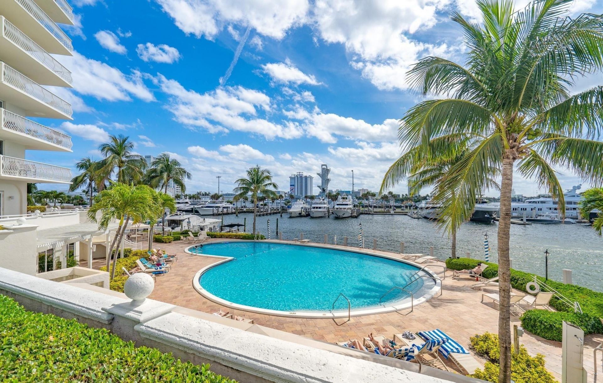 1 Las Olas Circle, Unit 1009, Fort Lauderdale, FL 33316 Photo