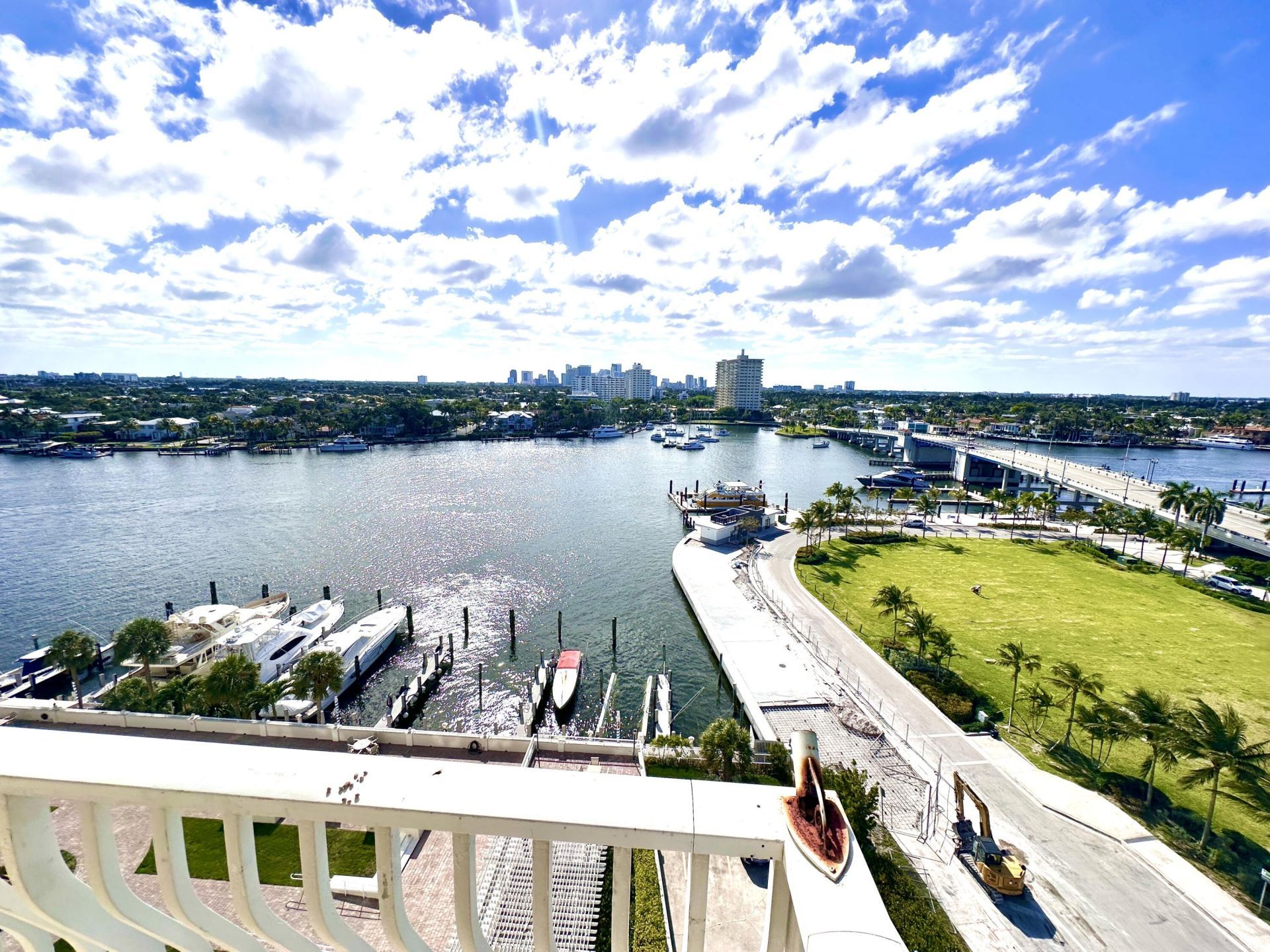1 Las Olas Circle, Unit 1009, Fort Lauderdale, FL 33316 Photo