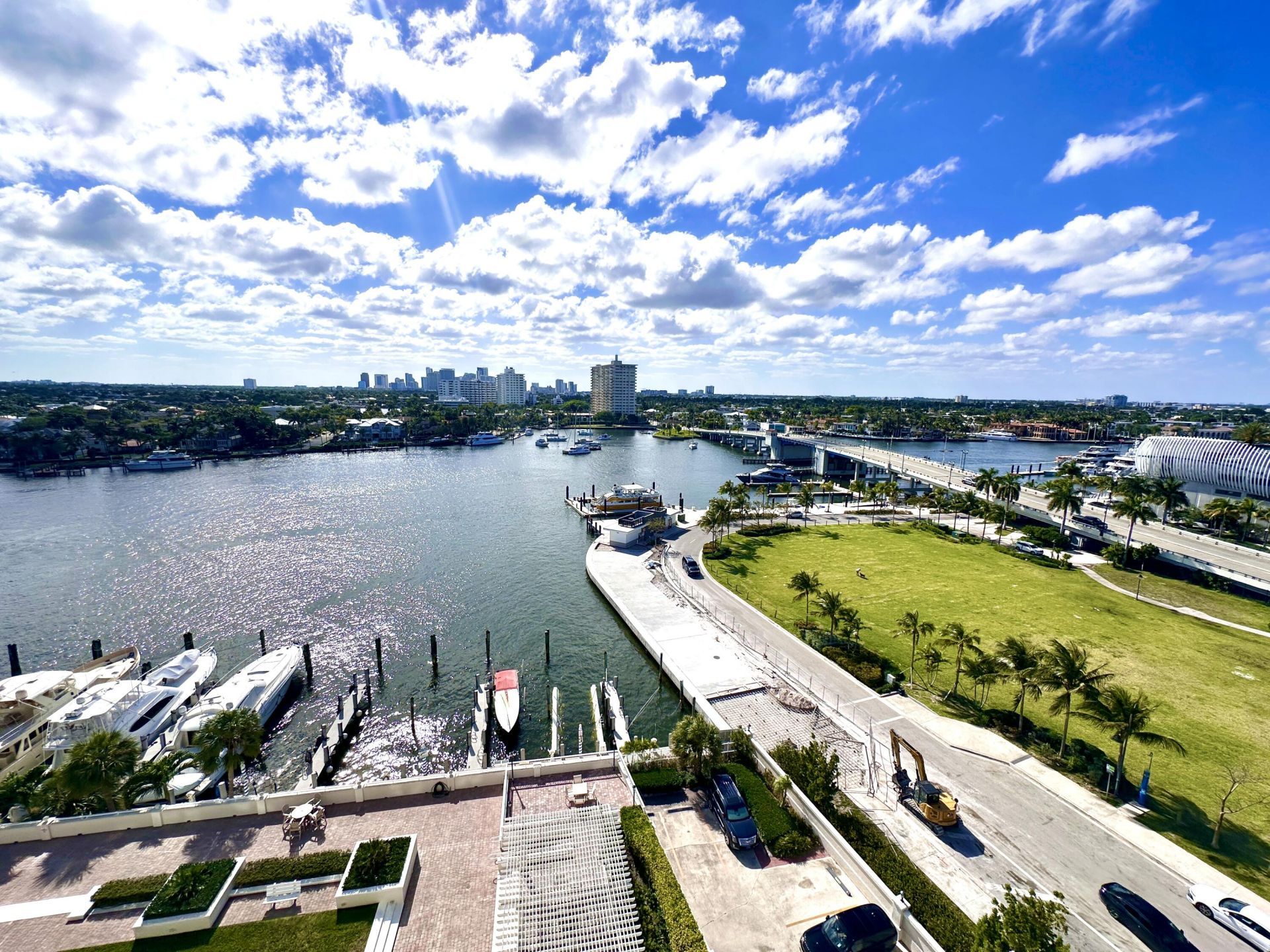 1 Las Olas Circle, Unit 1009, Fort Lauderdale, FL 33316 Photo
