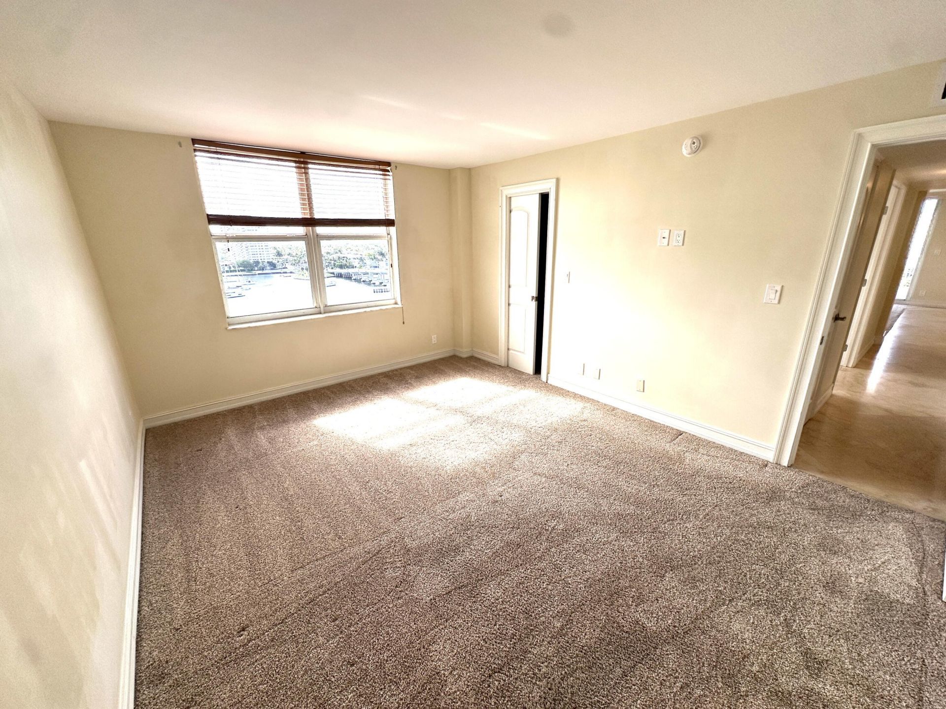 1 Las Olas Circle, Unit 1009, Fort Lauderdale, FL 33316 Photo