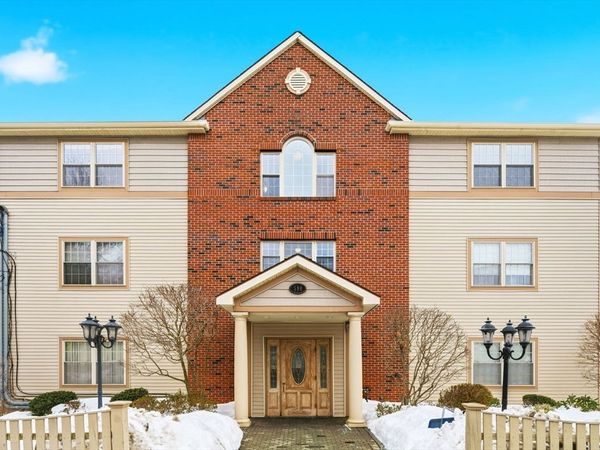 590 Boston St, Unit 303, Lynn, MA 01905