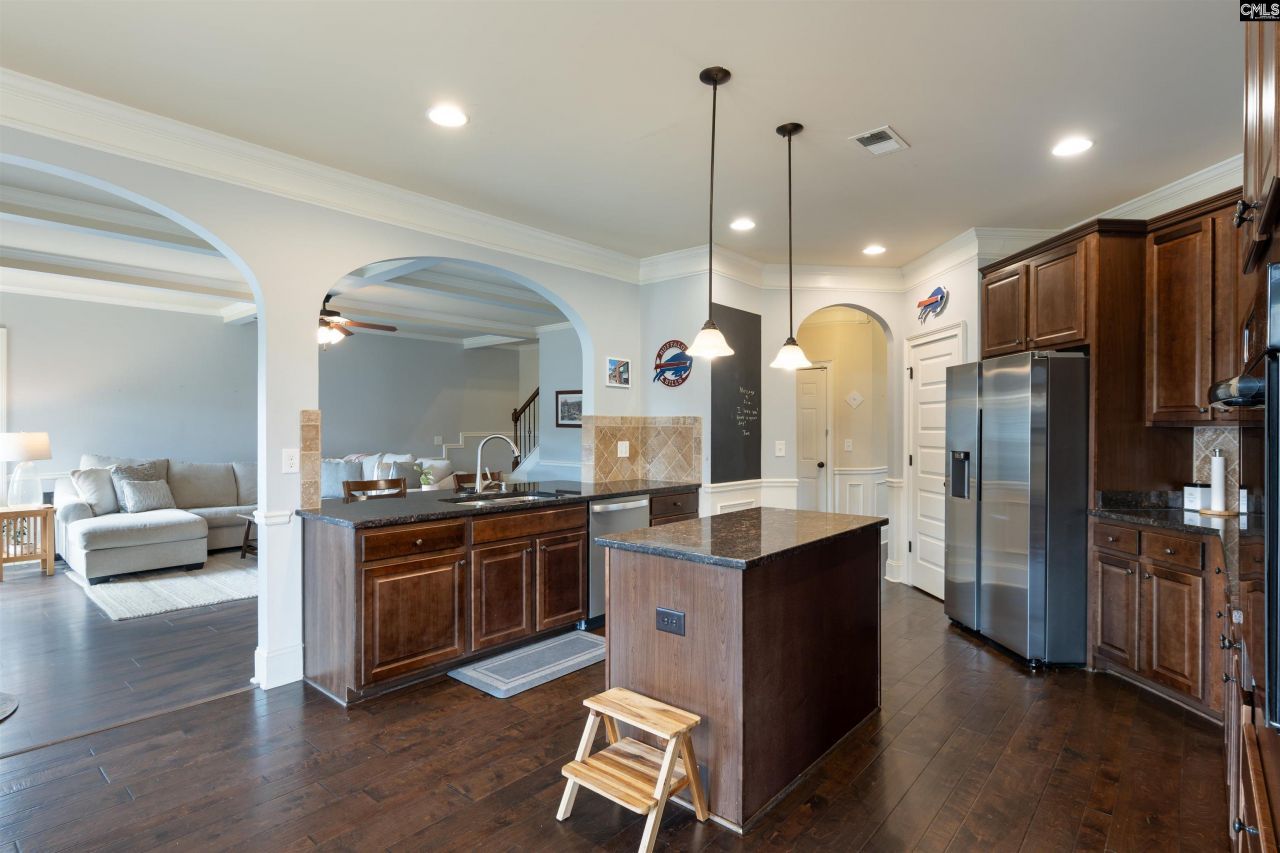 646 Village Market Drive  Photo 11