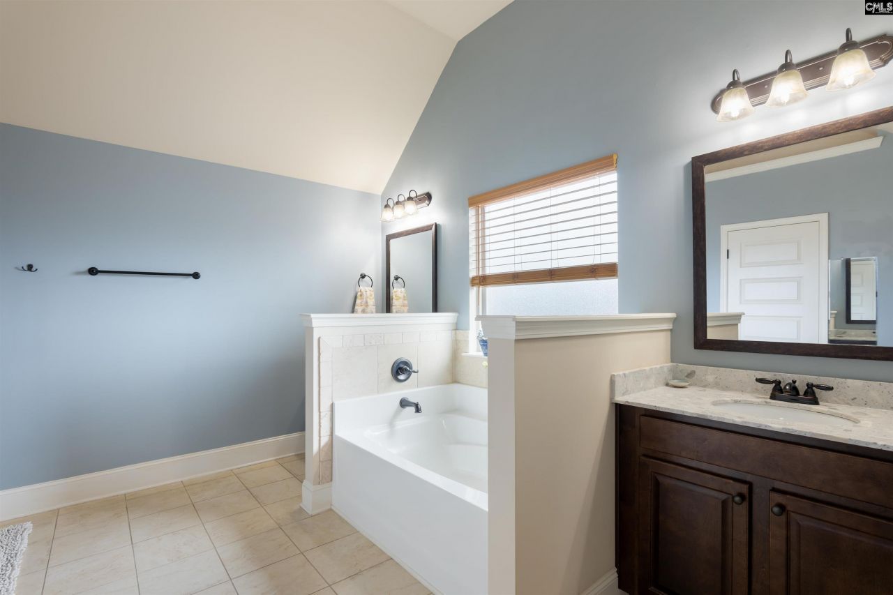 646 Village Market Drive  Photo 19