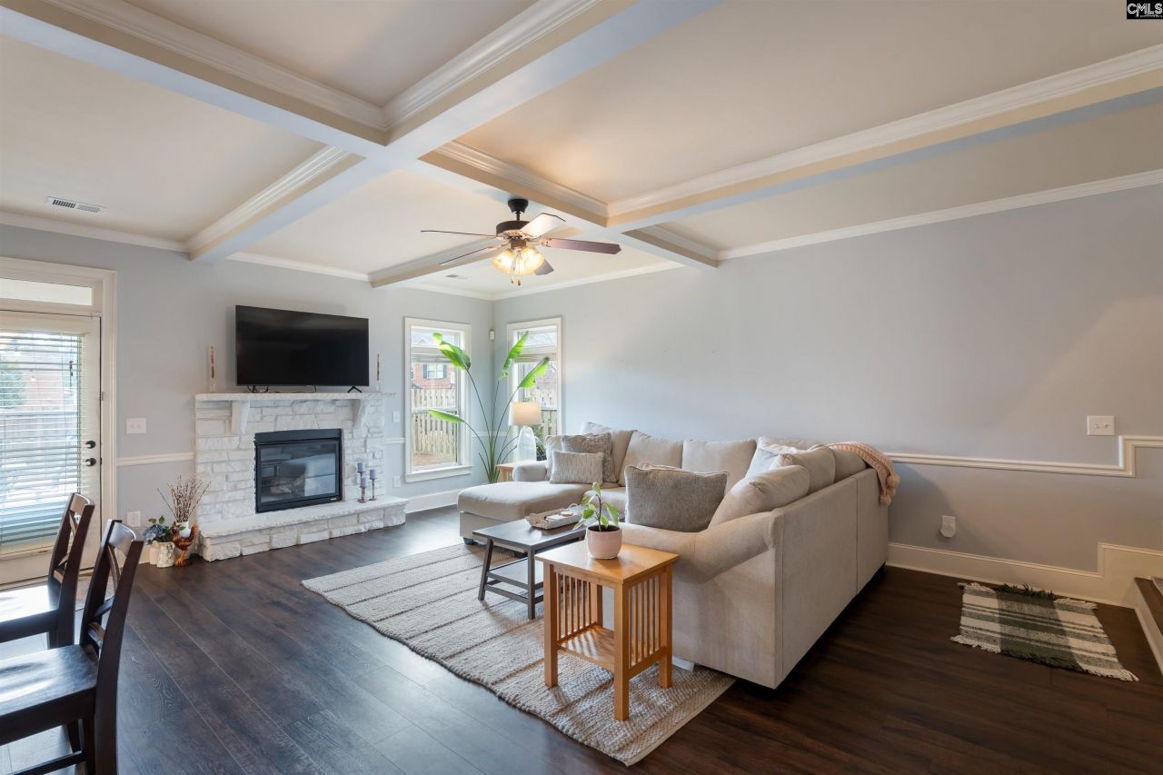 646 Village Market Drive  Photo 7