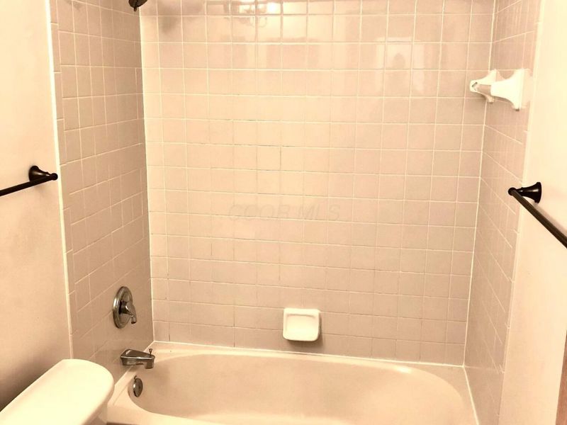 2090 Parklawn Drive, Lewis Center, OH 43035 Photo 28