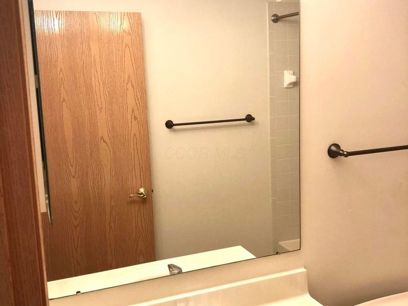 2090 Parklawn Drive, Lewis Center, OH 43035 Photo 29