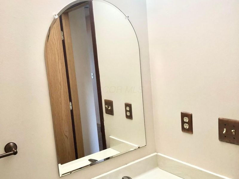 2090 Parklawn Drive, Lewis Center, OH 43035 Photo 6