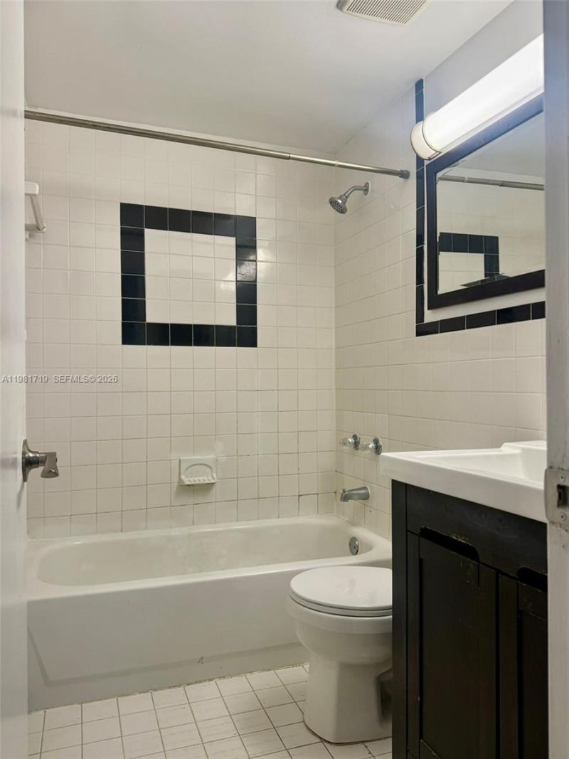 1127 Euclid Ave , Unit 203, Miami Beach, FL 33139 Photo