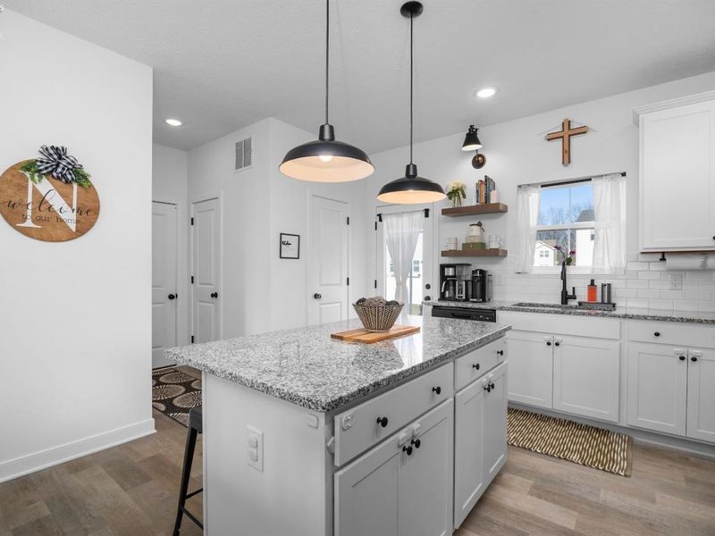 401 RIVER RUN DR, Elyria, OH 44035 Photo 4