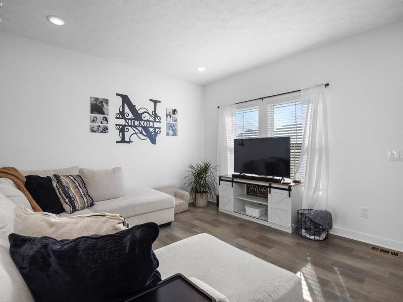 401 RIVER RUN DR, Elyria, OH 44035 Photo 7