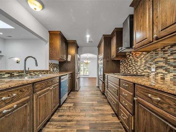 2516 Pinebluff Drive, Dallas, TX 75228