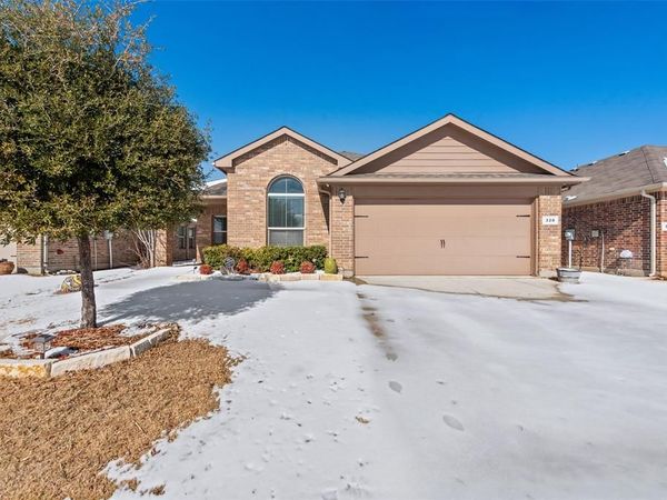 328 Foxhunter Street, Fort Worth, TX 76131