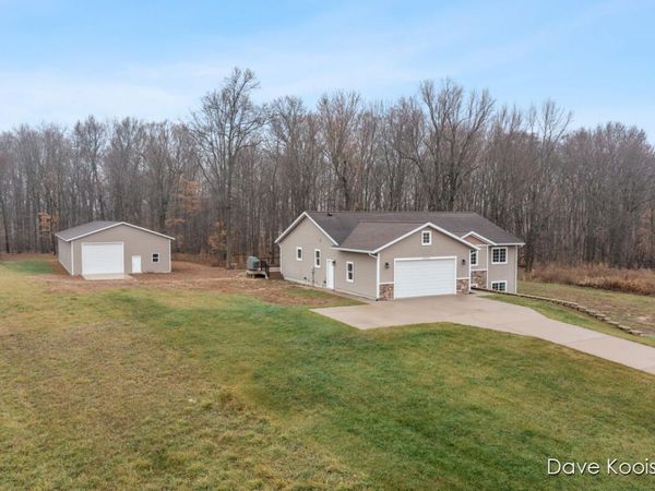 3905 Sunset View, Wayland, MI 49348