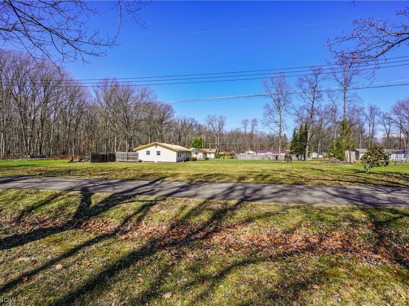 17972 Davis Road, Lake Milton, OH 44429 Photo 5