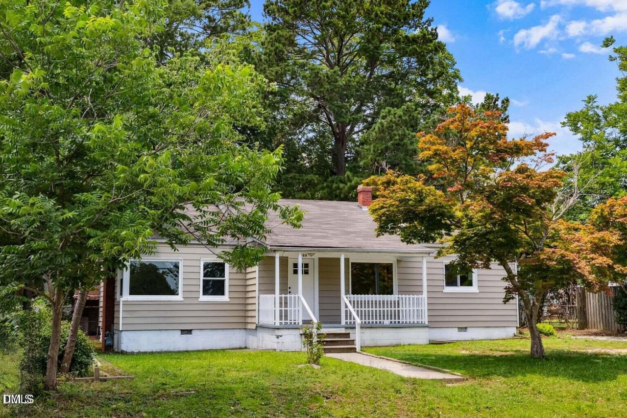 208 Fairview Avenue Sw, Wilson, NC 27893 Main Photo