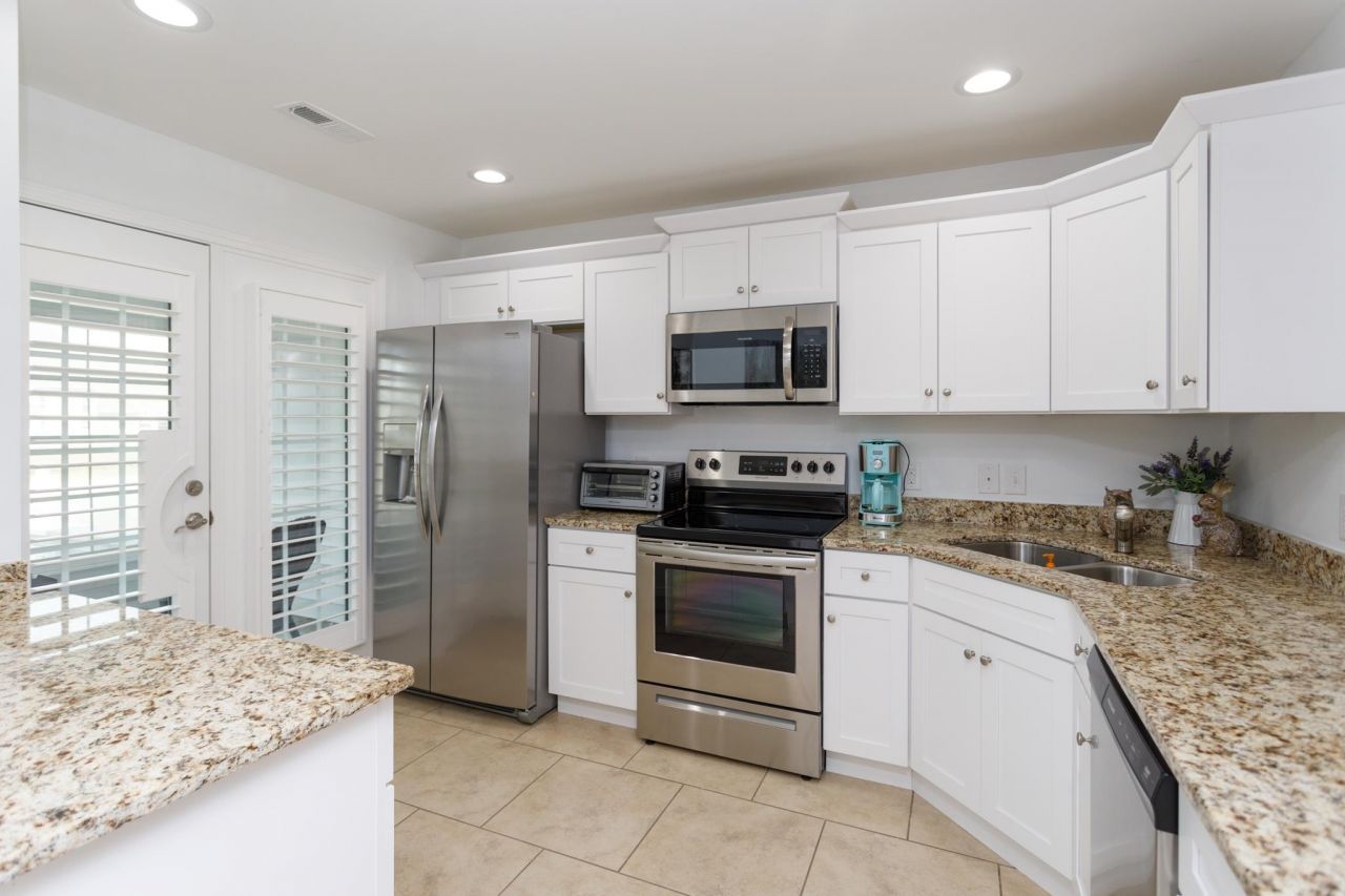 528 Riverward Dr. Photo 10