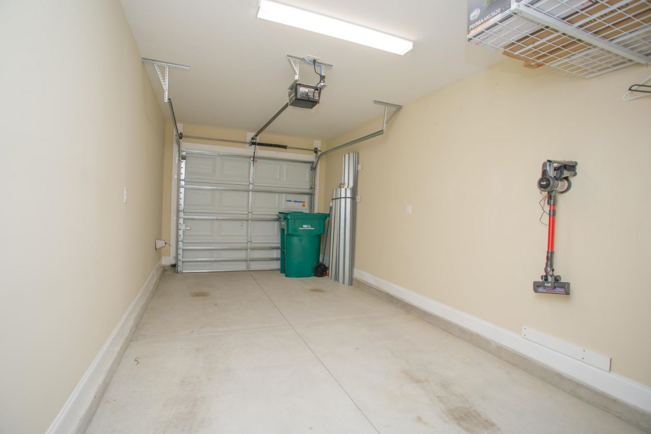 528 Riverward Dr. Photo 32