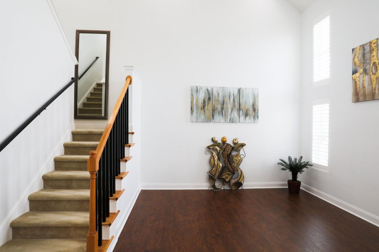 528 Riverward Dr. Photo 8