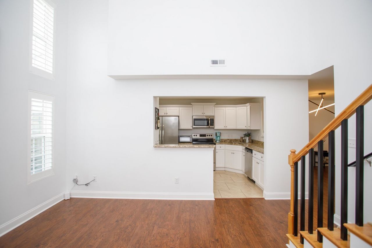 528 Riverward Dr. Photo 9