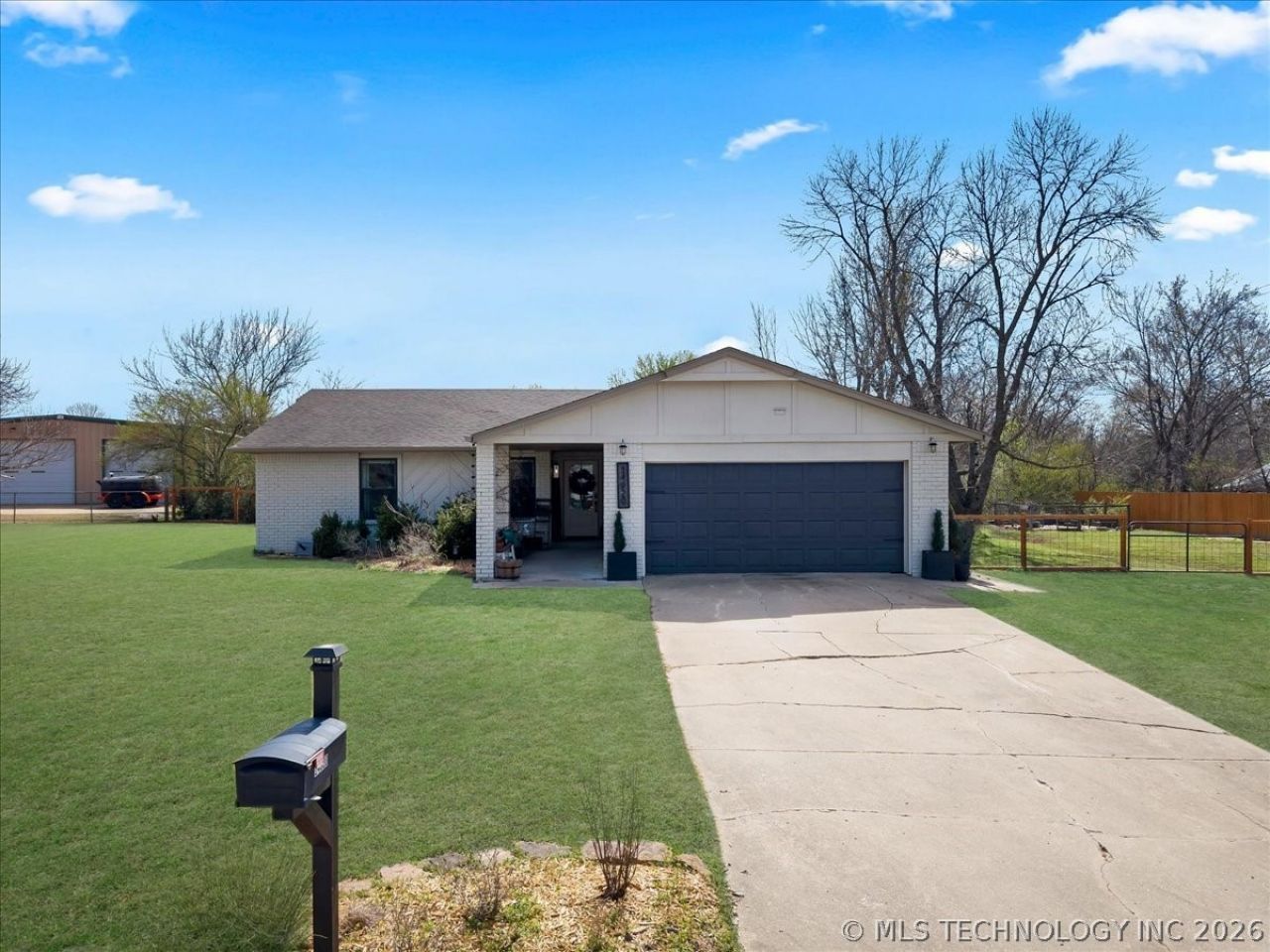 24920 Rosewood Drive, Broken Arrow, OK 74014 Main Photo