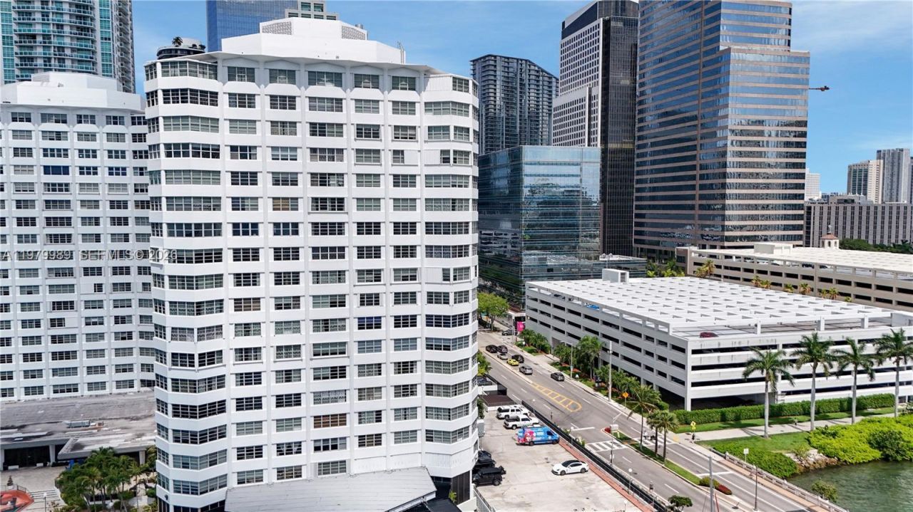 801 Brickell Bay Dr, Unit 1070, Miami, FL 33131 Photo