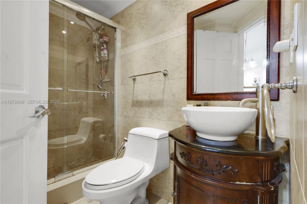 801 Brickell Bay Dr, Unit 1070, Miami, FL 33131 Photo