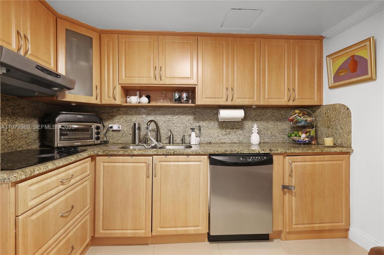 801 Brickell Bay Dr, Unit 1070, Miami, FL 33131 Photo