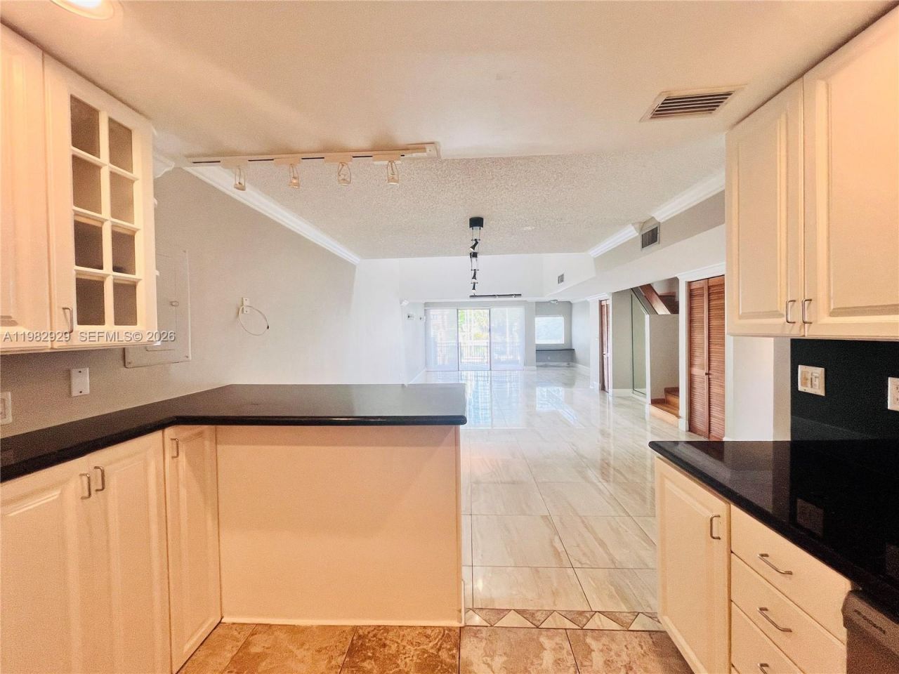 253 Poinciana Dr , Unit 603, Sunny Isles Beach, FL 33160 Photo