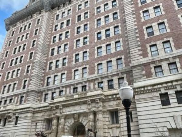 1 E CHASE STREET , Unit R216, BALTIMORE, MD 21202